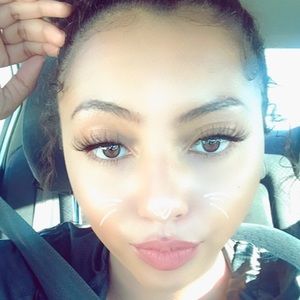 Meet your Posher, Veronica